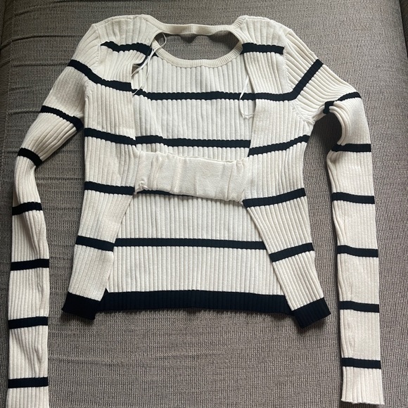 Zara Backless Knit top with contrast trim - Picture 2 of 5